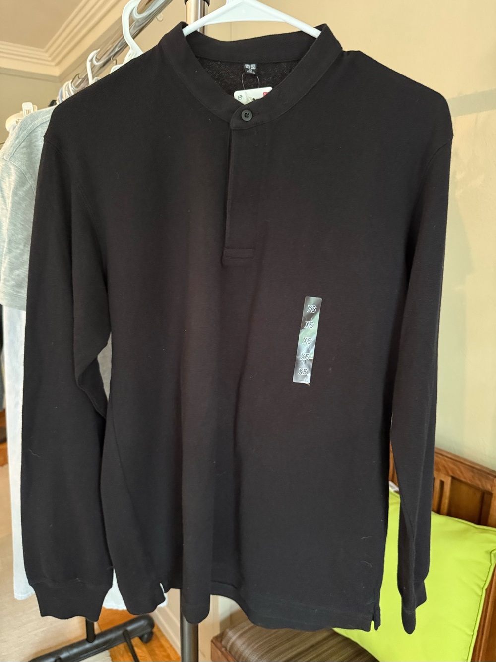 NWT Men's Black Long Sleeve Henley Top Size Small